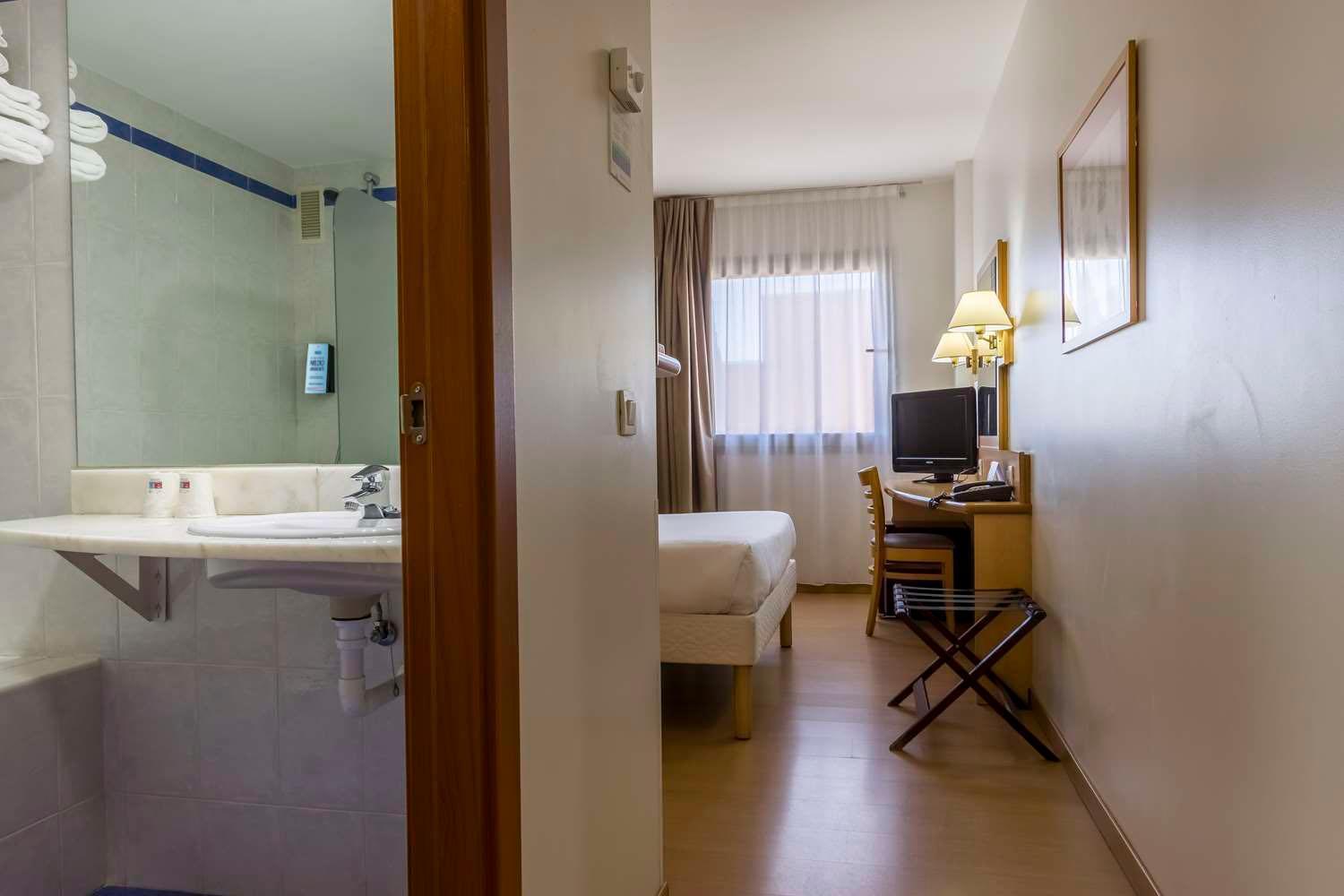 Travelodge Madrid Alcalá de Henares Dış mekan fotoğraf